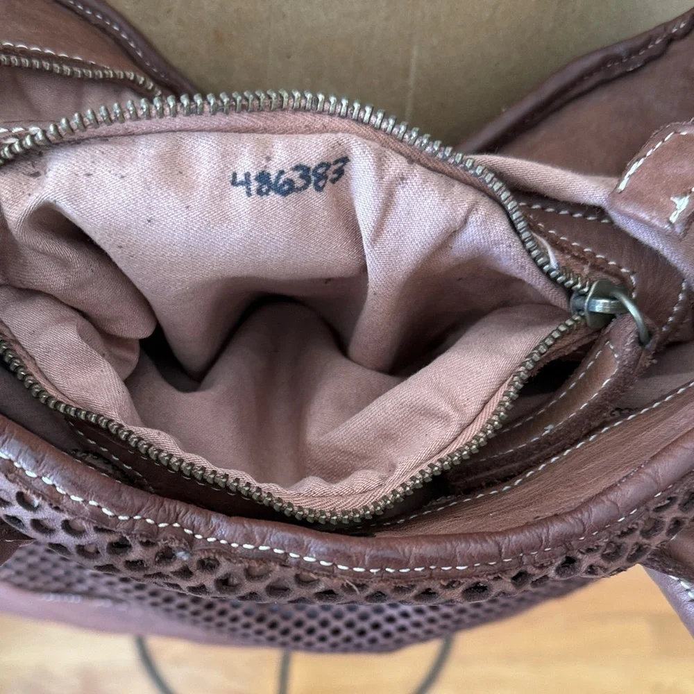 Sundance leather mesh